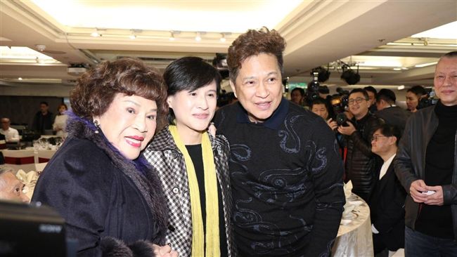 出席藝人尾牙　鄭麗君驚傳被甩巴掌