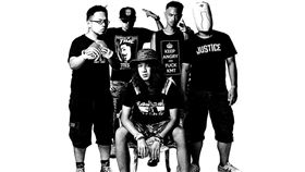 樂團「拷秋勤」／批評白冰冰《來去高雄》MV。(翻攝臉書)