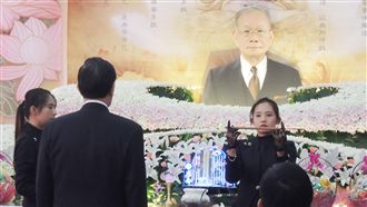 獨派：馬英九被丟鞋才叫「剛好而已」