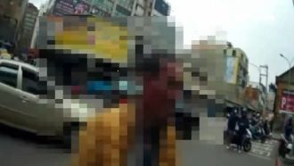 持鐵條四處亂揮！醉男大鬧車站遭逮捕