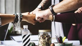 合作,夥伴,同事,工作,／翻攝自Pixabay