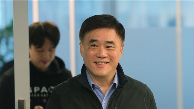 教授嗆郝龍斌：同理也可打你爸巴掌？