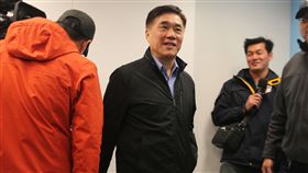 官逼民反說惹議　郝龍斌：民進黨對暴力應有標準國民黨副主席郝龍斌（中）22日稱文化部長鄭麗君被打耳光是「官逼民反」，引發爭議。郝龍斌23日上午接受廣播節目專訪，針對事件澄清說，暴力當然是不對的，但他認為民進黨對待暴力應該有一致的標準。中央社記者徐肇昌攝　108年1月23日