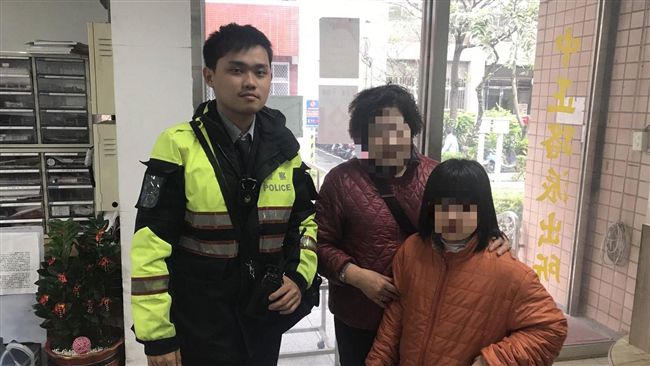 女遲到不敢上學街頭徘徊　警急尋解圍