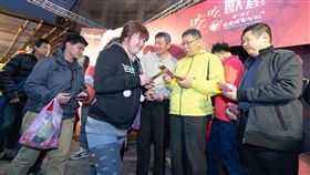 0123台北市長柯文哲出席迪化街年過大街活動,北市府提供