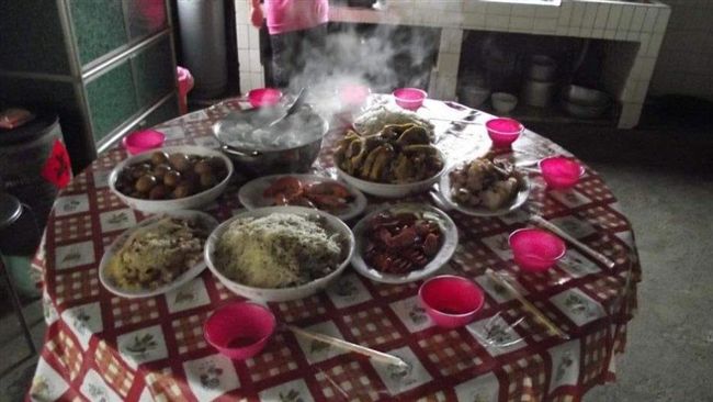 南部人有多熱情？他見餐桌這一幕驚呆