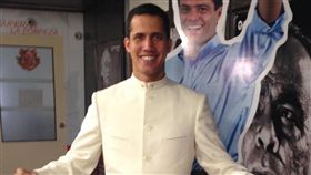 美國總統川普承認委內瑞拉反對黨領袖瓜伊多為總統，美國學者波斯柯認為此舉不常見，多數政府會承認有效控制國家的人。（圖／翻攝自Juan Guaido M臉書）
https://www.facebook.com/JGuaido/photos/a.1140326376028351/1140326389361683/?type=1&theater