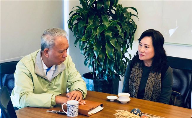 中職／喚龍魂　魏應充拜訪徐生明遺孀