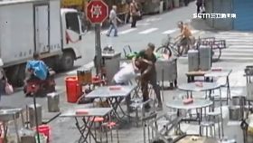 擺攤遭怒毆1800