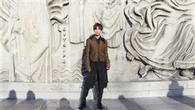 炎亞綸巴黎看秀並朝聖羅浮宮。（圖／華研國際提供）