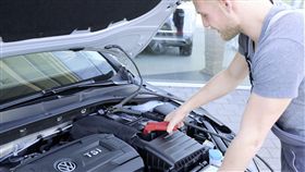 ▲福斯年節期間提供急修服務。（圖／Volkswagen提供）