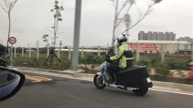 「YG」電動機車？網友捕獲測試車