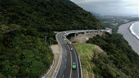 春節連續假期　南迴公路至少雙線通行交通部公路總局24日宣布，終年施工、管制的南迴公路，春節連續假期將開放全線至少雙向以上通行，提醒用路人遵守執勤員警指揮。（公路總局提供）中央社記者盧太城台東傳真　108年1月24日