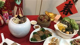 傳統年菜熱量爆表國健署表示，傳統常見年菜中的佛跳牆、蹄膀等菜色，多以油炸、勾芡等方式料理，一頓下肚恐吃進2600大卡熱量，春節連吃9天恐胖2.2公斤。中央社記者張茗喧攝  108年1月25日
