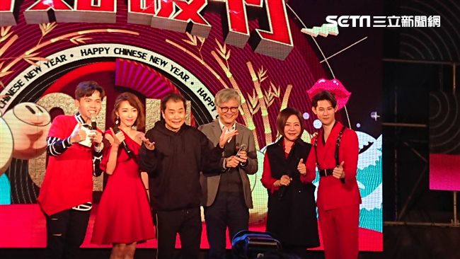 吳蕚洋魅力驚人！一笑勾英雄美人合唱