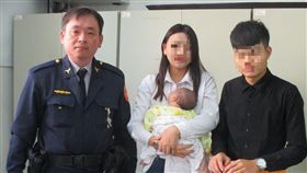 工頭落跑欠薪　警助小夫妻度難關 翻攝畫面