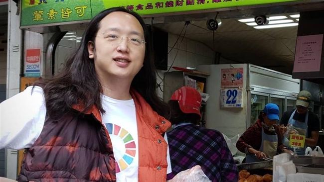 同居伴侶「上行下效」　暗指唐鳳家暴