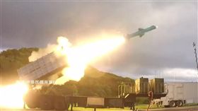 海軍公開雄三發射畫面 火光一閃超音速劃天際