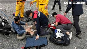 快訊／屏東驚傳動力飛行傘摔落河床！男開放性骨折送醫
圖翻攝畫面