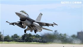 蔣惠宇駕駛的F16戰機。（記者邱榮吉/台東拍攝）
