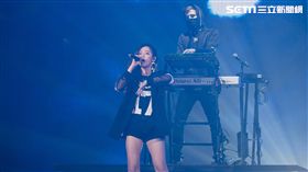 Julia 吳卓源昨晚「KKBOX風雲榜」精彩演出。（圖／華風數位）