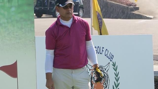 高球／是農夫還是職業高球員？