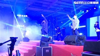 玖壹壹嗨唱尾牙　印刷廠年終飆26月