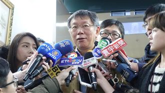 柯P：何志偉選前一個樣，選後一個樣