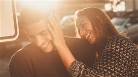 圖／翻攝自unsplash,情侶