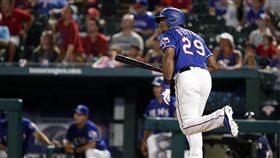 ▲遊騎兵將退休貝爾崔（Adrian Beltre）29號球衣。（圖／美聯社／達志影像）