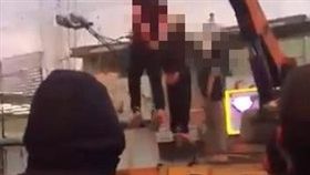（圖／翻攝自推特）伊朗,處刑,絞刑,吊死
