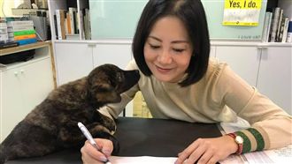 美女立委談毛孩：領養牠時我淚流滿面