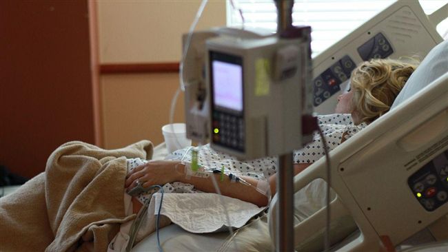 她含淚拔管腦死弟…解剖才知是別人！