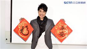 「音樂小霸王」歌手TANK呂建忠擔任愛心志工。（圖／紅心字會）