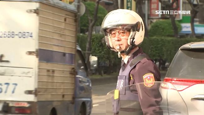 薑是老的辣！勇警「不開1槍」逮3嫌