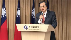 韓國瑜質疑總統不認九二共識　陳明通：假議題高雄市長韓國瑜日前質疑蔡總統不願接受「九二共識」，要台灣人何去何從。陸委會主委陳明通22日表示，這是假議題，當前台灣真正威脅是「習五條」已設定統一進程，各界應團結對外。中央社記者繆宗翰攝　108年1月22日