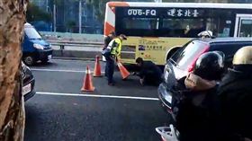 快訊／挑釁？行政院門口地上竟出現彈殼　警派員鑑識