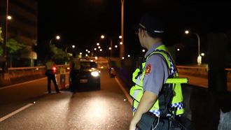 警察狂抓「1違規」　駕駛收2罰單噴5400元