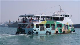 高雄電力渡輪旗福二號下水啟用（1）高雄市的旗鼓渡輪是往返旗津與鼓山重要的交通工具，第二艘電力渡輪「旗福二號」29日下水啟用，外觀取材自西子灣海岸與柴山山勢線條，並結合台灣獼猴為主要設計元素。中央社記者王淑芬攝　108年1月29日