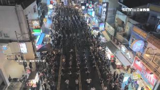 場面壯觀！學生儀隊操槍快閃墾丁大街