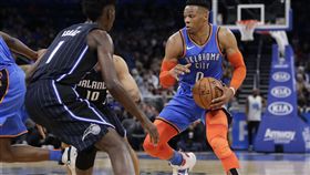 ▲威斯布克（右）交出生涯第120次「大三元」。（圖／美聯社／達志影像）