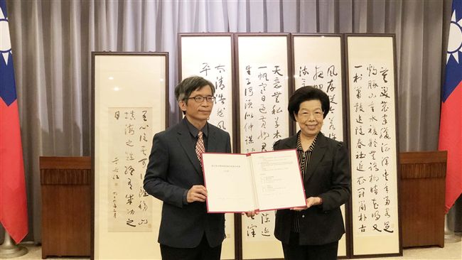 史博館長期借展　于右任墨寶回監察院
