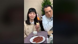 贈高嘉瑜三寶 陳明通:送她進立院