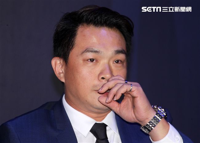 中職傳奇球星中信兄弟「恰恰」彭政閔紅了眼眶宣布這季打完引退。（記者邱榮吉/攝影）