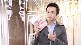 夢想系作家城旭遠專訪。（記者林士傑/攝影）