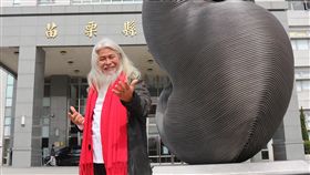 康木祥鋼纜公共藝術　苗縣府前亮相（3）繼2013年在台北101大樓廣場揭幕的「無限生命」以及2015年設置於德國的「如意生命–台灣」之後，國際雕塑大師康木祥這次為苗栗家鄉打造作品「如意生命-苗栗」將永久陳放在苗栗縣府廣場，30日正式揭幕。中央社記者管瑞平攝　108年1月30日