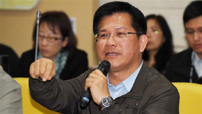 台鐵逼基層穿背心　林佳龍：立刻停止