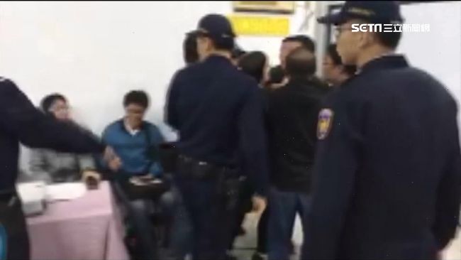 把大家當盤子！大林鎮長公聽會怒翻桌