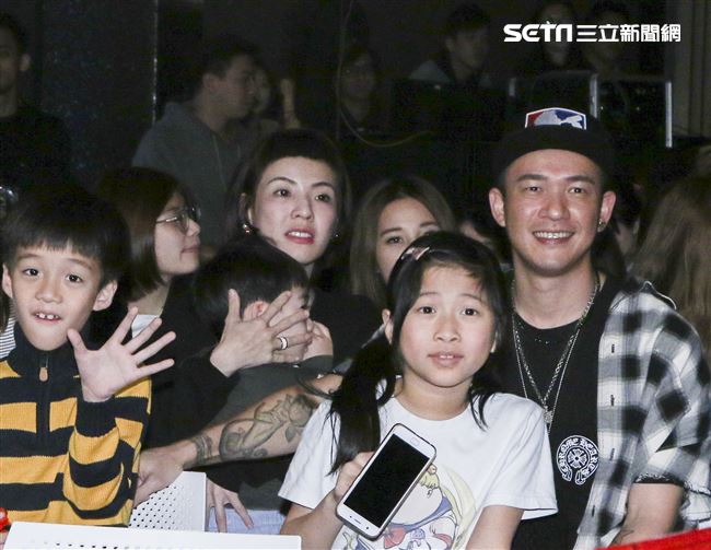 藝人小馬以本名倪子鈞歌手身分重新出發，藝人阿Ben、徐可等現身力挺。（記者林士傑/攝影）