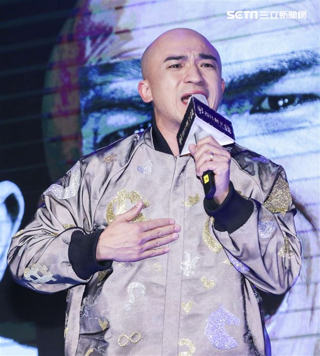 藝人小馬以本名倪子鈞歌手身分重新出發，經歷偶像團體「咻比嘟華」以及行腳節目「世界第一等」的種種淬鍊，睽違17年再度回歸歌壇並於今日舉辦新歌發表會。（記者林士傑/攝影）